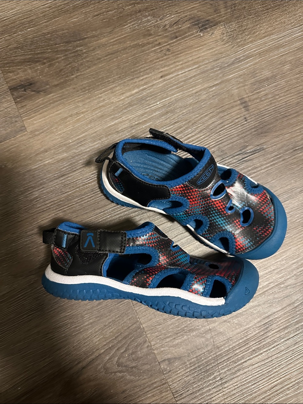 Keen Kids Blue and Red Patterned Water Shoes size 11